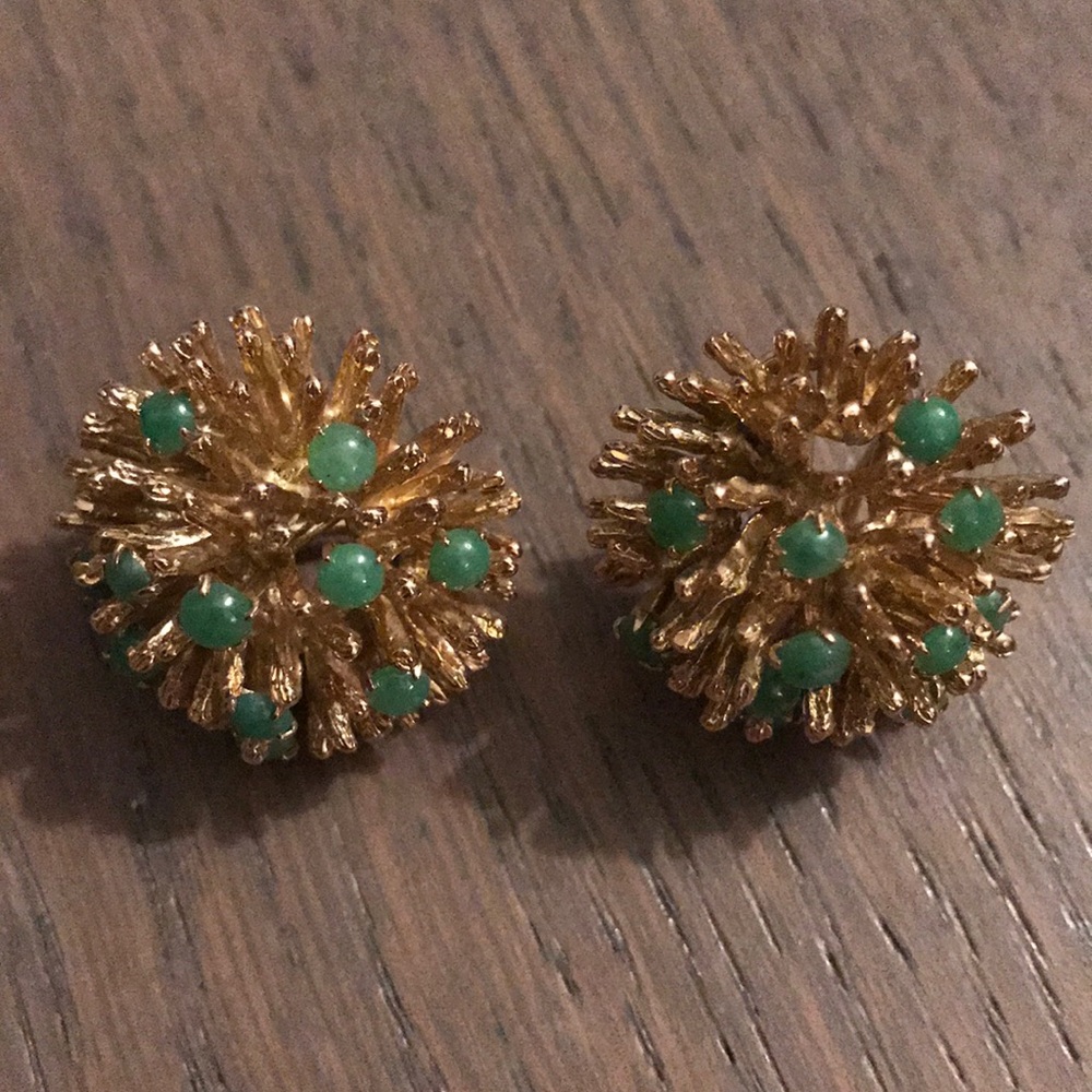 18k gold earrings with green stone